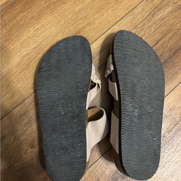 White Mountain Tan Leather Sandals - Picture 2 of 3